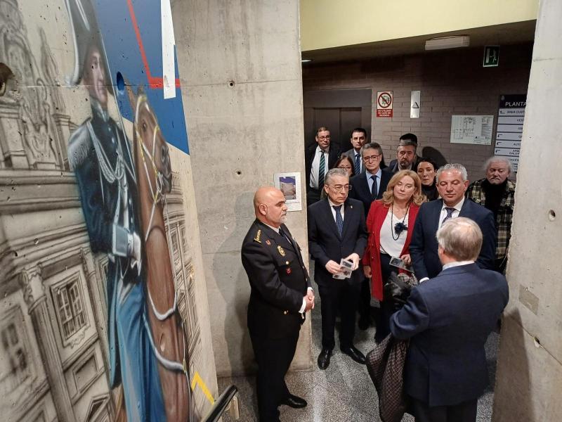 La Comisaría Provincial de Burgos presenta la Columna del Bicentenario en conmemoración de los 200 años de historia de la Policía Nacional
