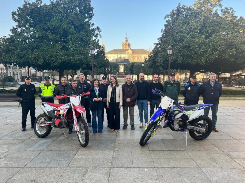 Isabel Rodríguez anima a los lucenses a disfrutar “con responsabilidad y cumpliendo las normas” del Campeonato de España de Motocross, con el que colabora el Gobierno