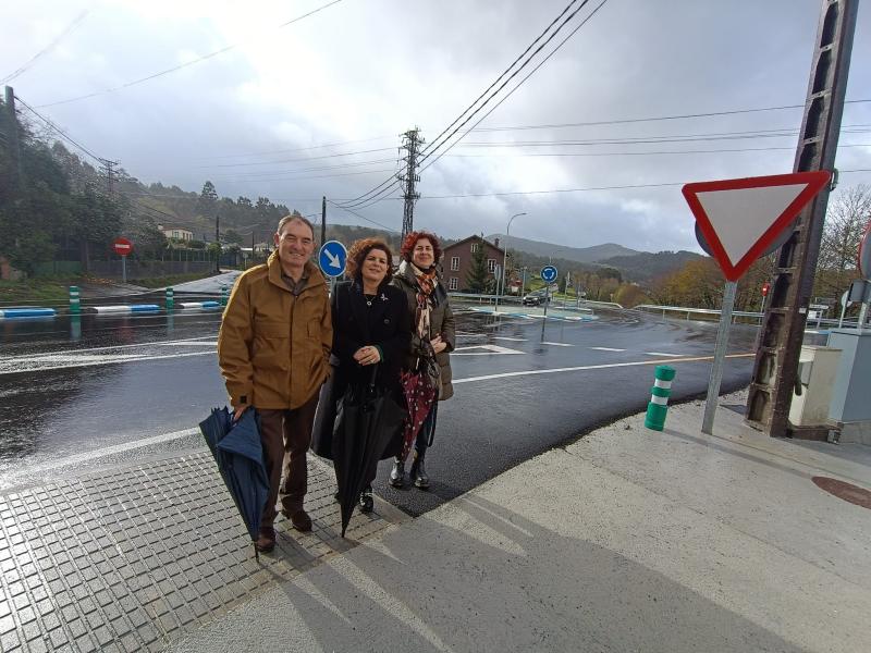 María Rivas supervisa las obras de modificación de la glorieta de rúa de Francos en Teo y subraya el esfuerzo inversor del Gobierno en las carreteras de la provincia con más de 75M€  

