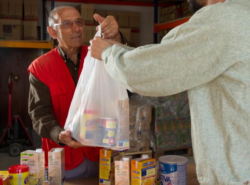 El Gobierno distribuye en Andalucía casi 12,4 millones de kilos de alimentos entre las personas más desfavorecidas