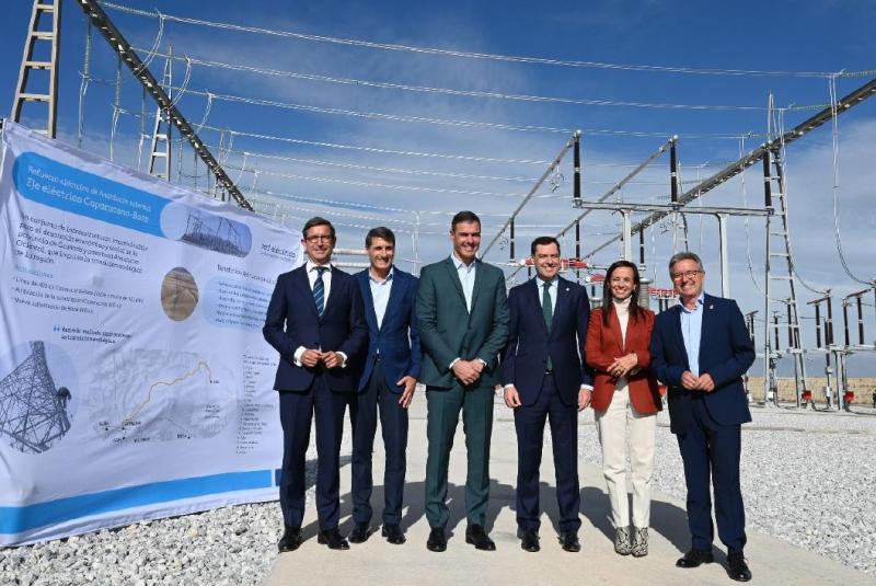 Pedro Sánchez subraya el objetivo del Gobierno de convertir a España en una potencia energética en Europa en torno a la generación de renovables, en la inauguración del eje eléctrico Caparacena-Baza