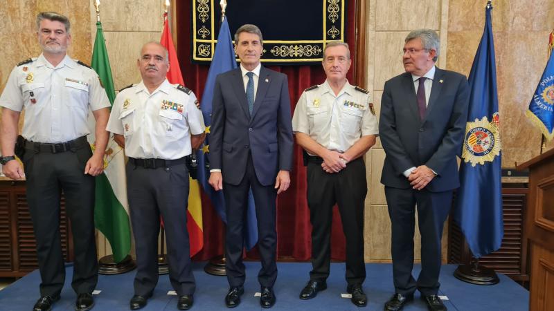 Fernández felicita a la Policía Nacional de Almería porque su “vocación y entrega” han permitido reducir la tasa de criminalidad 6,8 puntos por debajo de la media nacional