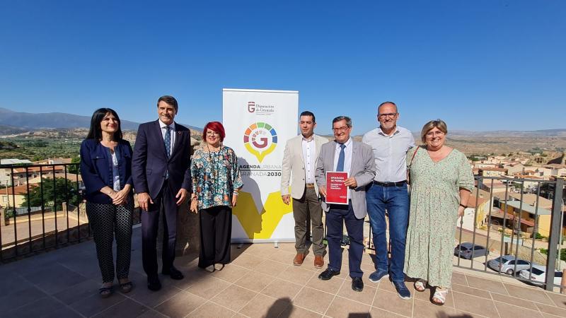 Fernández asegura que con el Plan 130 medidas ante el Reto Demográfico el Gobierno “trabaja para construir futuro y oportunidades en los más de 500 municipios rurales andaluces”