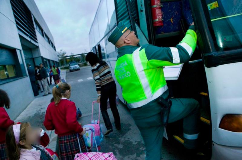 La campaña de vigilancia del transporte escolar y de menores se cierra con más de 400 denuncias en Andalucía