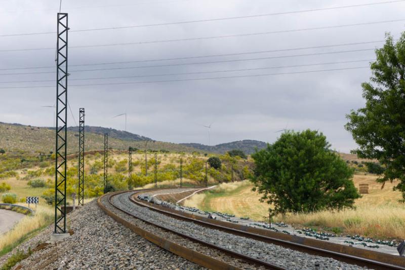 Adif adjudica por más de 12 M€ las obras para la renovación de vía en el tramo Plasencia de Monte-Ayerbe (Huesca) 