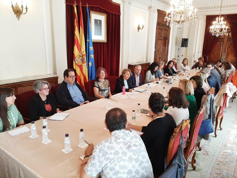 La Subdelegación del Gobierno en Huesca celebra una reunión para coordinar la incorporación laboral de personas migrantes 