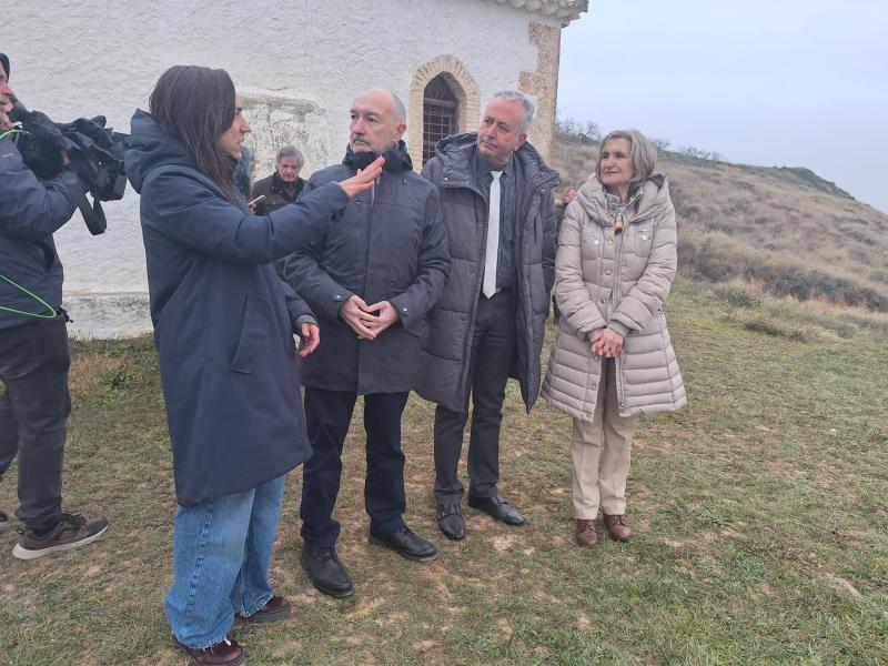 El delegado del Gobierno en Aragón visita la ubicación de la futura planta de hidrógeno verde en Plasencia del Monte El delegado del Gobierno en Aragón visita la ubicación de la futura planta de hidrógeno verde en Plasencia del Monte