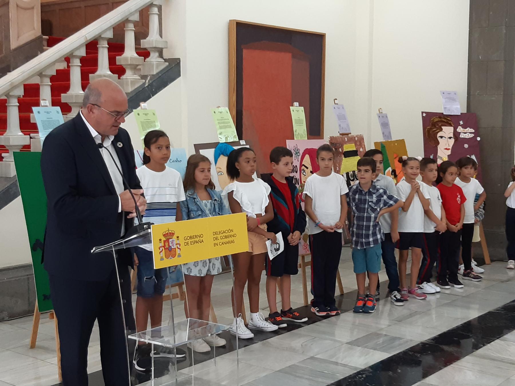 La Delegación del Gobierno acoge una exposición con la que niñas y niños de Gran Canaria homenajean a referentes femeninos de Canarias