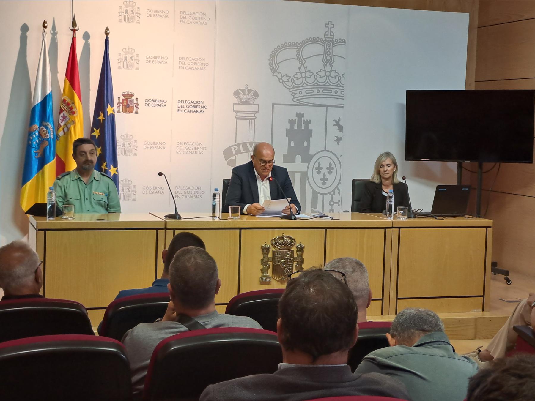 El delegado del Gobierno en Canarias inaugura la ‘Jornada sobre Seguridad en Espectáculos Pirotécnicos’ El delegado del Gobierno en Canarias inaugura la ‘Jornada sobre Seguridad en Espectáculos Pirotécnicos’