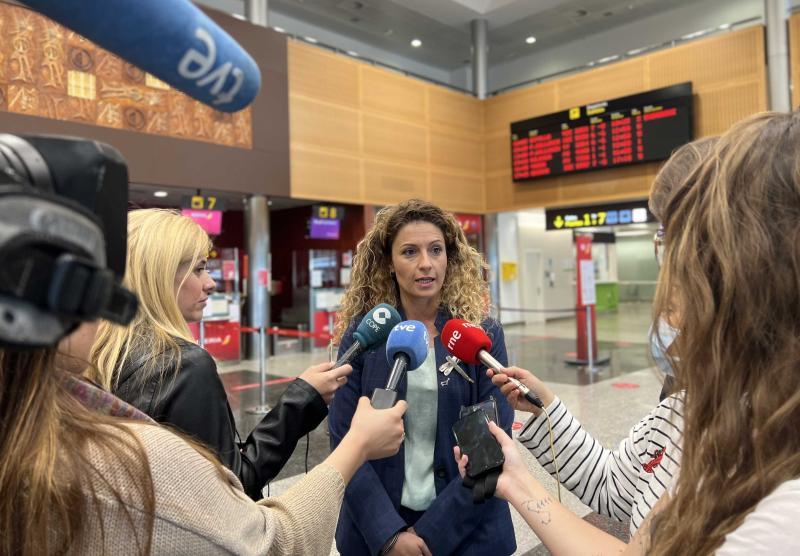 Quiñones anuncia inversiones por 9,5 millones en el Aeropuerto Seve Ballesteros-Santander
