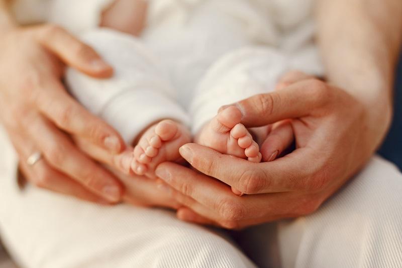 La Seguridad Social destina en Cantabria 24,7 millones a permisos por nacimiento y cuidado de menor hasta septiembre
