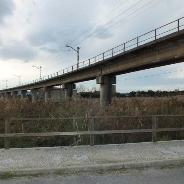 Adif refuerza el viaducto de Raos de la línea de ancho métrico Bilbao-Santander