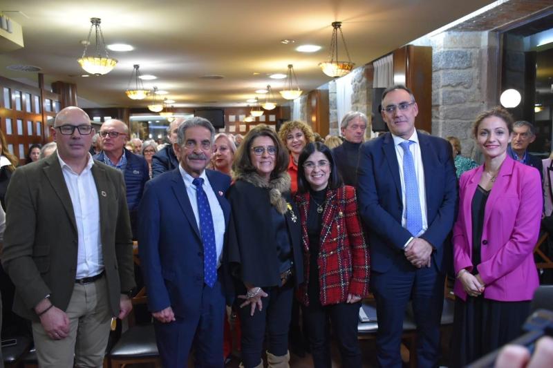 La ministra de Sanidad destaca en Cantabria que la Enfermería representa vocación, cercanía y humanización de la atención sanitaria 