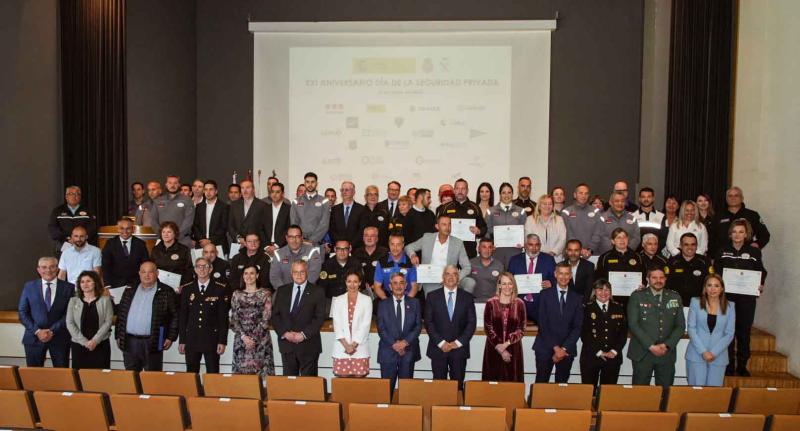 57 profesionales de la seguridad privada reconocidos por su trayectoria y su labor profesional