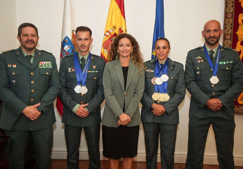 Quiñones felicita a tres agentes de la Guardia Civil de Cantabria que han obtenido medallas en los Juegos Europeos de Policías y Bomberos

