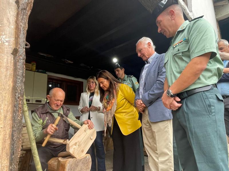 Gómez de Diego resalta el papel de la Guardia Civil en el programa de prevención del aislamiento social