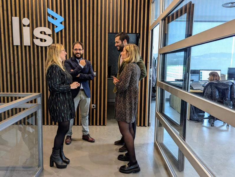 La delegada del Gobierno visita LIS Data Solutions y anima a las empresas cántabras a aprovechar el programa NEXT para internacionalizarse La delegada del Gobierno visita LIS Data Solutions y anima a las empresas cántabras a aprovechar el programa NEXT para internacionalizarse