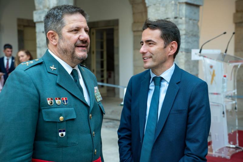Casares destaca el legado de Orantos en la Guardia Civil de Cantabria