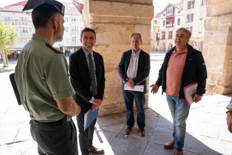 Casares destaca la incorporación de 13 nuevos agentes al Puesto de la Guardia Civil en Reinosa