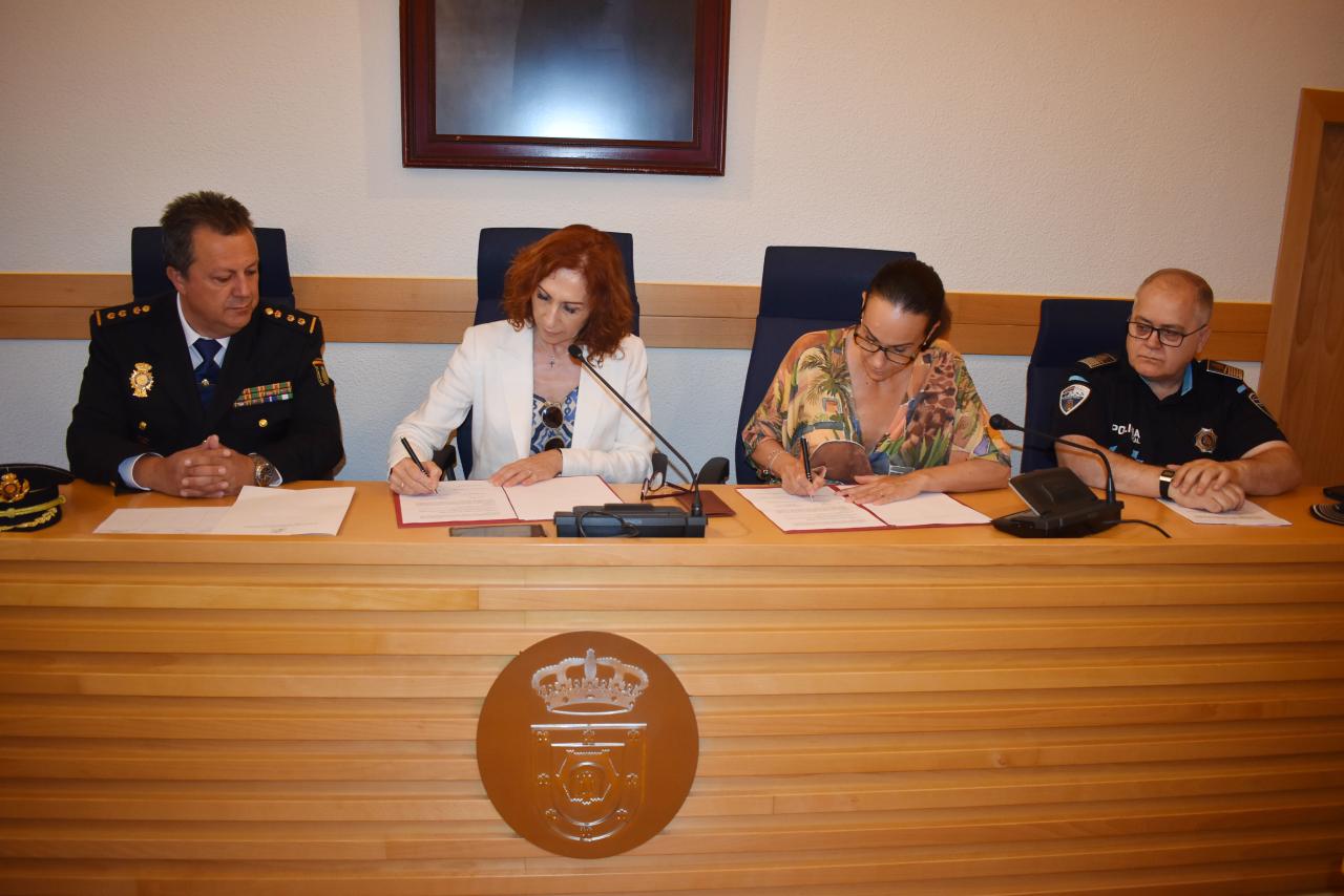 La subdelegada del Gobierno de España en la provincia de Ciudad Real y la alcaldesa de la capital ciudadrealeña renuevan el acuerdo VioGén