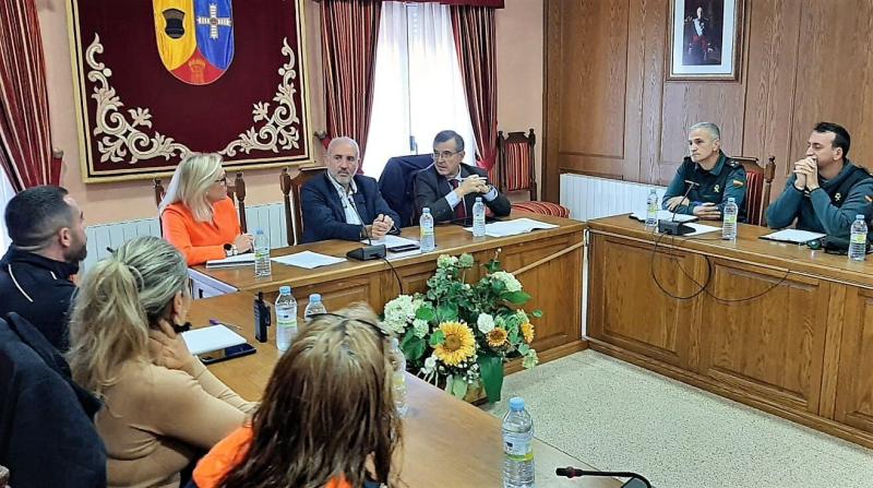 Carlos Ángel Devia elogia la colaboración entre la Guardia Civil y la Policía Local de Pantoja 