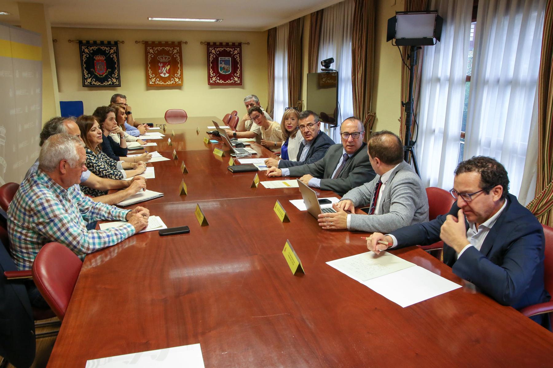 El Gobierno de España destina más de 12 millones de euros a Castilla-La Mancha para la contratación de 2.224 trabajadores desempleados del sector agrario