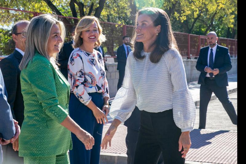 Su Majestad la Reina inaugura el curso escolar en el colegio “Maestra Plácida Herranz” de Azuqueca de Henares con la presencia de la delegada del Gobierno