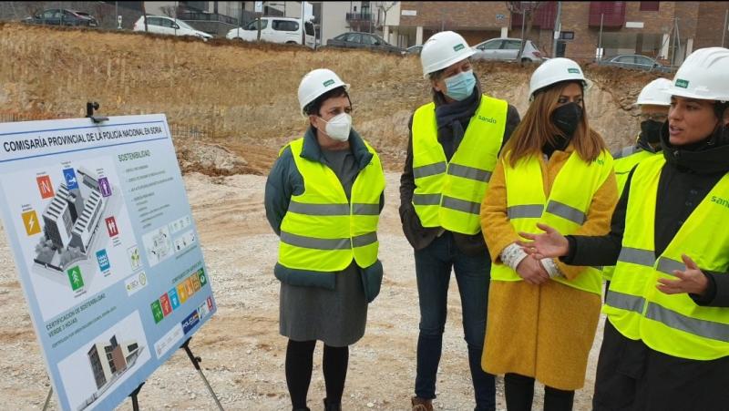 La delegada del Gobierno, la presidenta de SIEPSE y el alcalde de Soria visitan las obras de la nueva Comisaría, que avanzan según lo previsto 