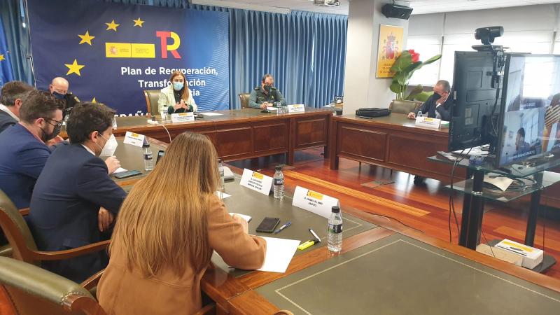 Reunión de la delegada del Gobierno y los responsables en Castilla y León de la Policía Nacional y de la Guardia Civil con sectores afectados por las acciones violentas de un grupo de transportistas