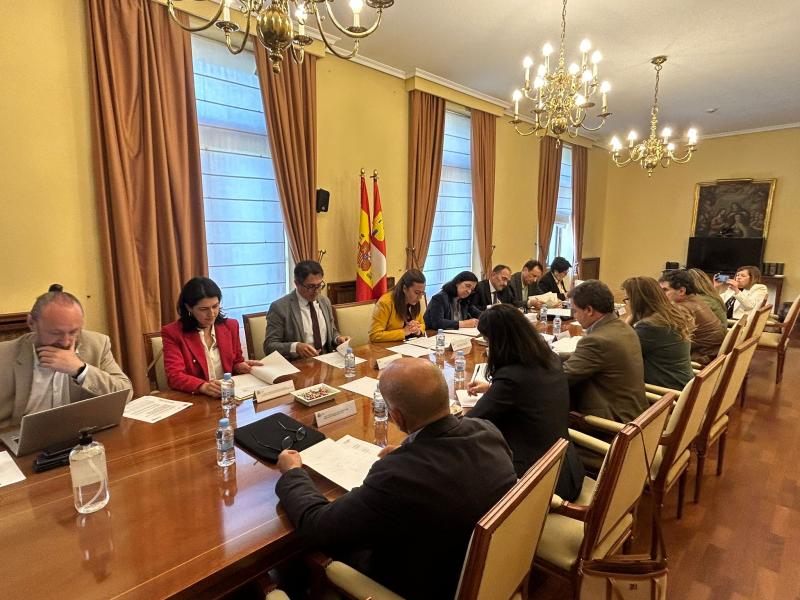 Virginia Barcones ha presidido en Ávila la Comisión Autonómica de Seguimiento del Programa de Fomento del Empleo Agrario 