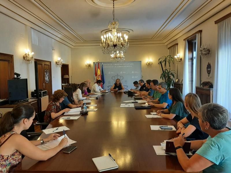 La Subdelegación acoge una reunión de coordinación sobre refugiados ucranianos en la que se repasa la situación de estos ciudadanos en la provincia 