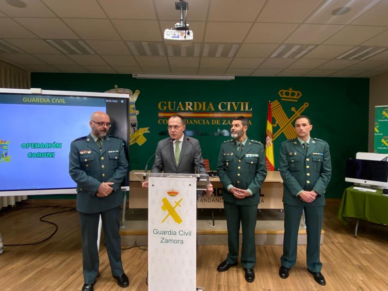 La Guardia Civil desmantela una organización criminal radicada en Cataluña, dedicada a estafas bancarias a través de internet
