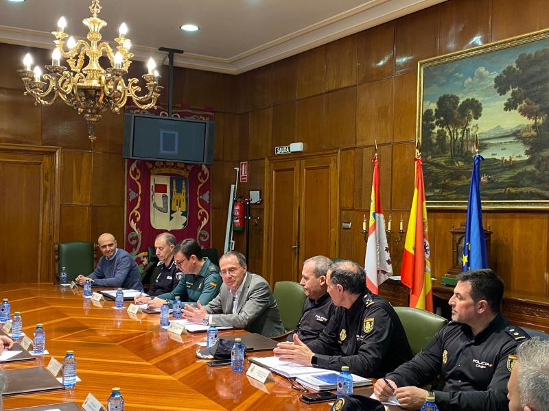 El subdelegado del Gobierno en Zamora, Ángel Blanco, preside la Comisión Mixta de Coordinación de Seguridad Privada 2023