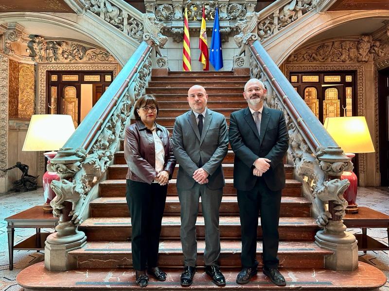 La embajadora de Bolivia en España agradece al Gobierno el trato que han recibido los 69 bolivianos que viajaron con visado no válido


