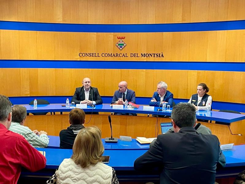 Prieto traslada a los alcaldes del Montsià el mecanismo para recibir las ayudas para paliar el efectos de la DANA
