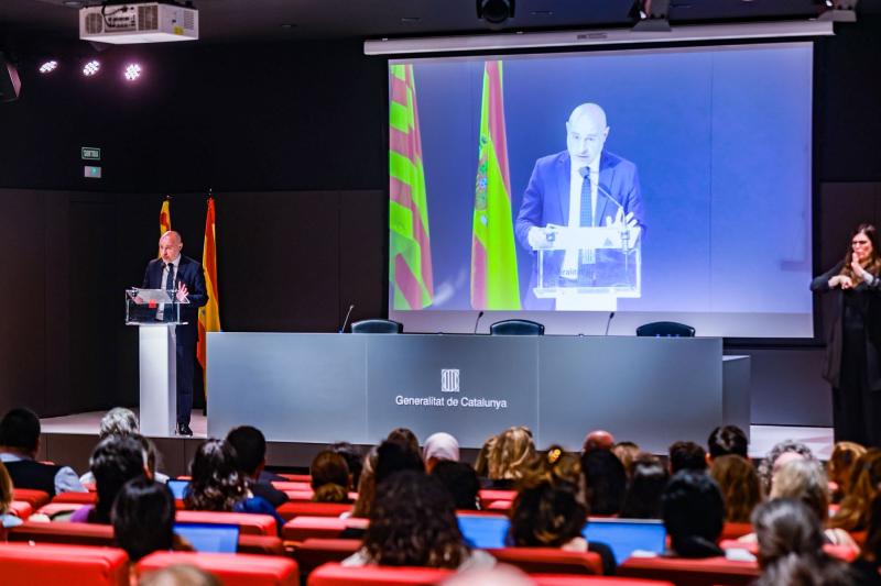 Generalitat y Gobierno español reivindican los beneficios de la migración en unas jornadas sobre el nuevo reglamento de extranjería Generalitat y Gobierno español reivindican los beneficios de la migración en unas jornadas sobre el nuevo reglamento de extranjería