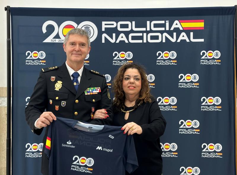 Un izado de bandera conmemora este sábado el bicentenario de la Policía Nacional