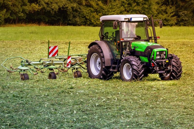 Más de 13.000 agricultores de la Comunitat Valenciana recibirán ayudas para compensar la subida del precio de los fertilizantes