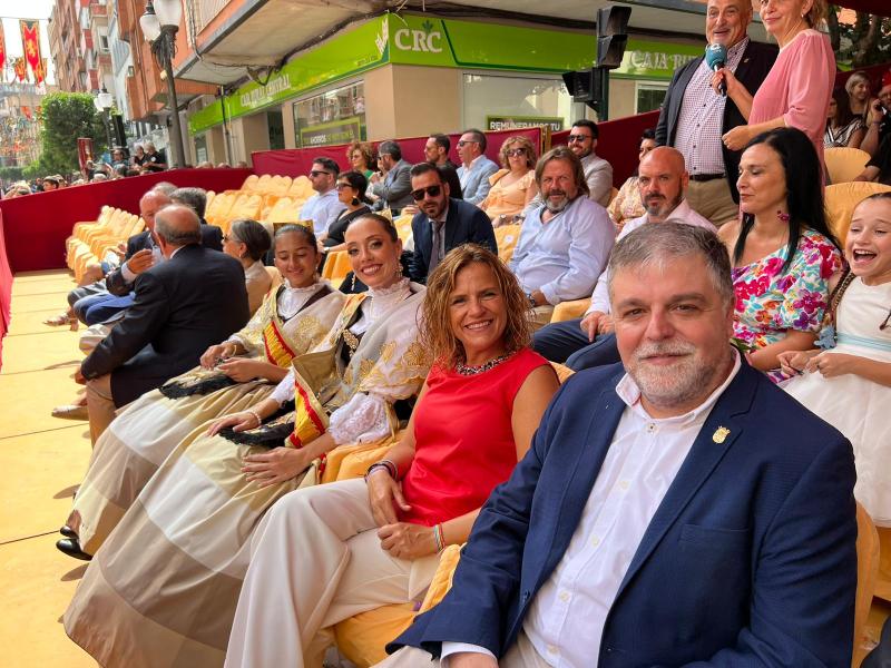 La delegada del Gobierno visita Villena con motivo de sus fiestas de Moros y Cristianos 