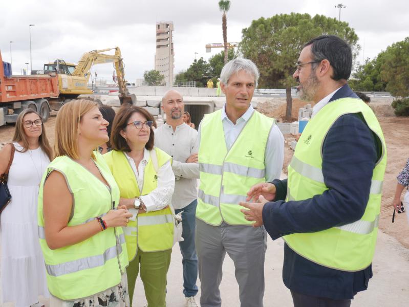 Bernabé destaca “el compromiso del Gobierno con la Universidad de Alicante y con la seguridad de sus estudiantes”
