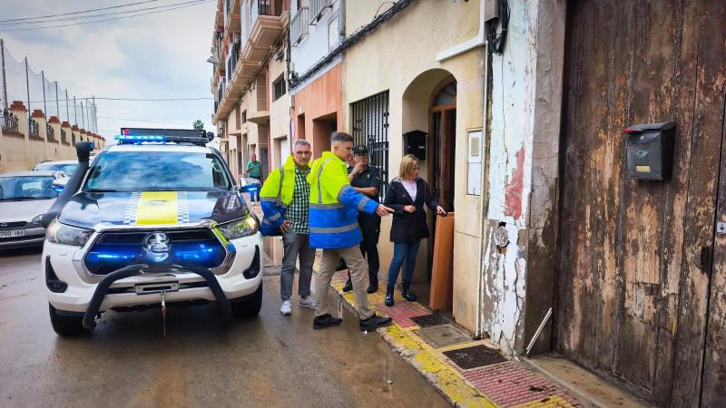 La delegada visita las zonas afectadas por el temporal en Cullera