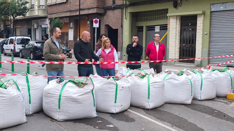 La delegada visita las zonas afectadas por el temporal en Aldaia (Valencia) La delegada visita las zonas afectadas por el temporal en Aldaia (Valencia)
