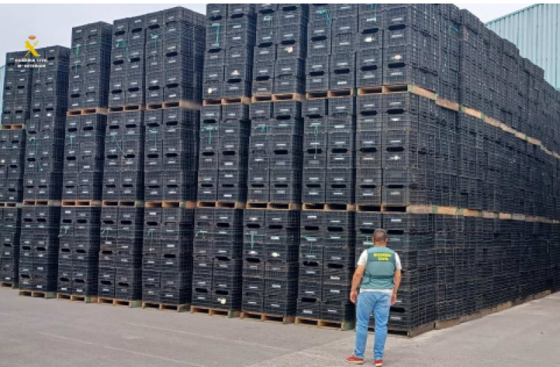 La Guardia Civil detiene a una persona por apropiación indebida de 4000 cajones de fruta