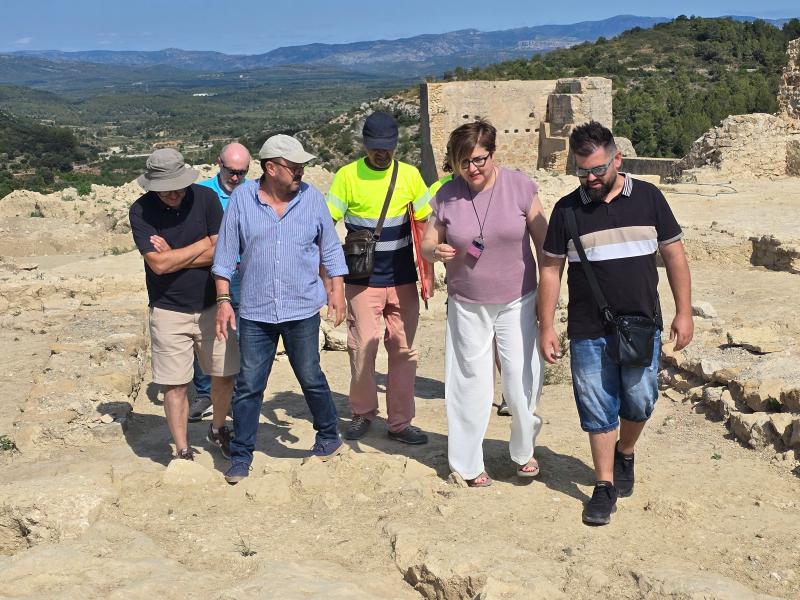 Antonia García Valls visita las obras del Castell de Cervera que cuentan con una subvención del Ministerio de Industria y Turismo de más de 2 M€