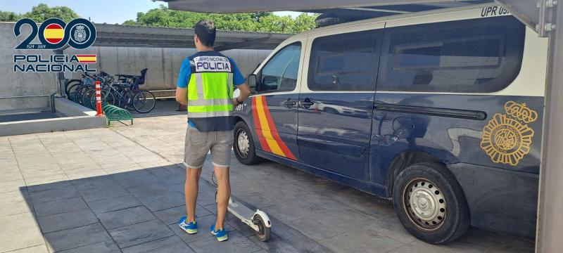 La Policía Nacional detiene a dos personas por hurtos de patinetes eléctricos