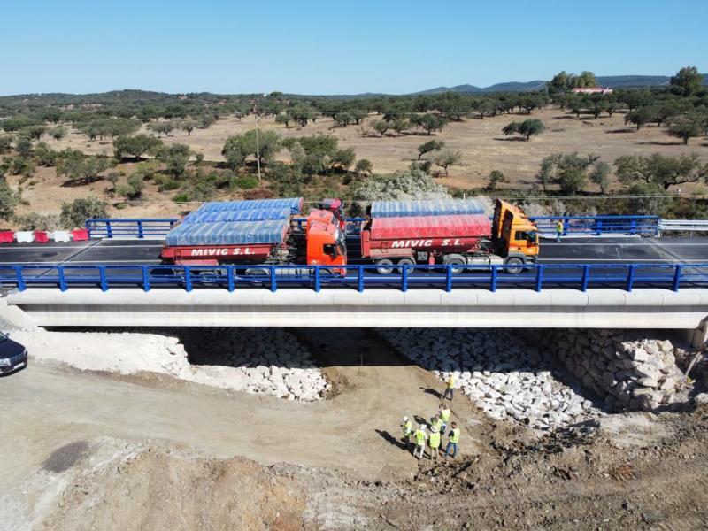 Mitma pone en servicio el nuevo puente de la carretera N-523 entre Cáceres y Badajoz y restituye definitivamente el tráfico  