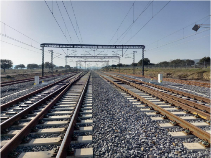 Transportes pone en servicio la  electrificación de la línea de alta velocidad  entre Plasencia y Badajoz