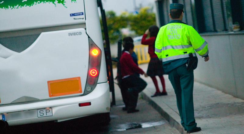 La DGT inicia una campaña de control del transporte escolar en las carreteras extremeñas