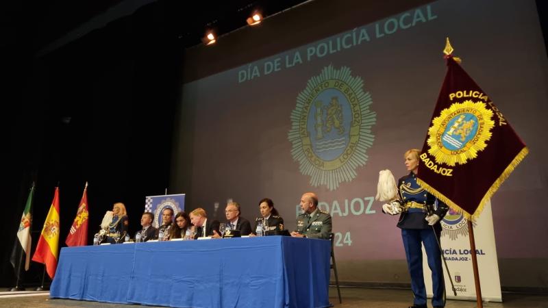 Quintana destaca la importancia de la colaboración con los efectivos de Policía Local para garantizar los niveles de seguridad ciudadana en Extremadura