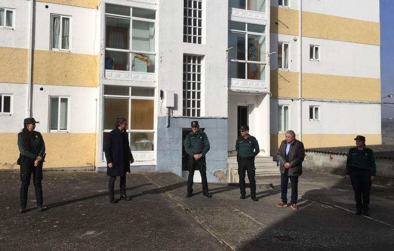 Emilio González anuncia la inversión de un millón de euros en mejoras para el cuartel de la Guardia Civil de Celanova por parte del Gobierno 